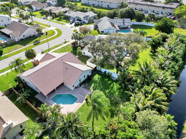 1375 NW 16th St in Boca Raton, FL - Building Photo - Building Photo