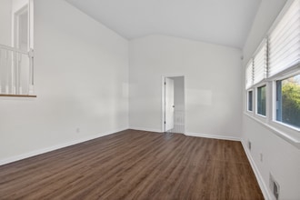 1013 Sherry Ave in Virginia Beach, VA - Building Photo - Building Photo