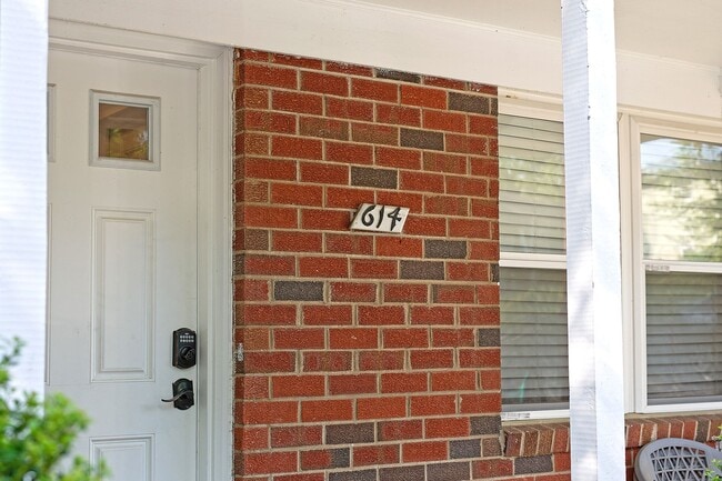 614 Rockcreek Rd in Charlottesville, VA - Building Photo - Building Photo