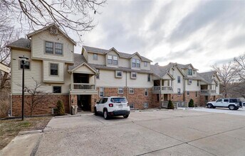 2304 Yellowstone Park Ct in Maryland Heights, MO - Building Photo - Building Photo