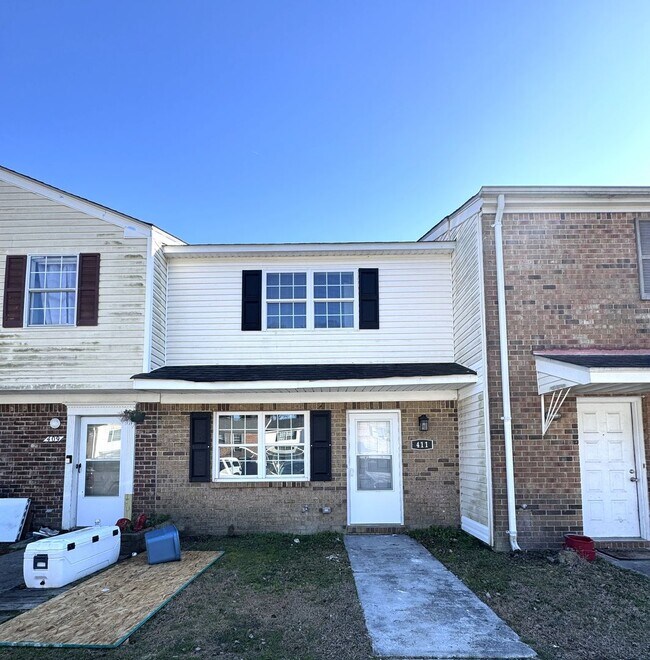 411 Myrtlewood Cir in Jacksonville, NC - Building Photo - Building Photo