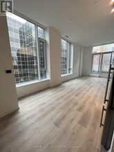 101-101 Roehampton Ave in Toronto, ON - Building Photo - Building Photo