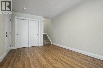 143 Elgin St N in Cambridge, ON - Building Photo - Building Photo