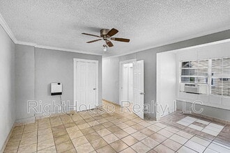 113 S Grove St in Eustis, FL - Building Photo - Building Photo