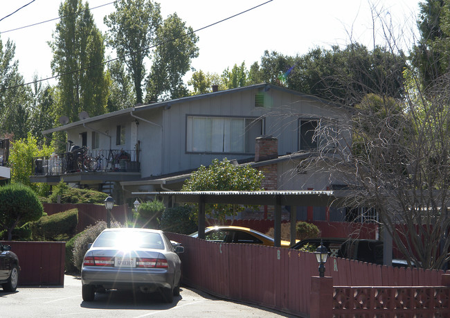 1489 Crescent Ave in Castro Valley, CA - Building Photo - Building Photo