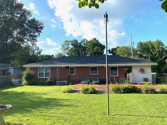 38 Catalina Dr in Jackson, TN - Building Photo - Building Photo