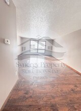 745 Carol Ln in Mansfield, OH - Foto de edificio - Building Photo