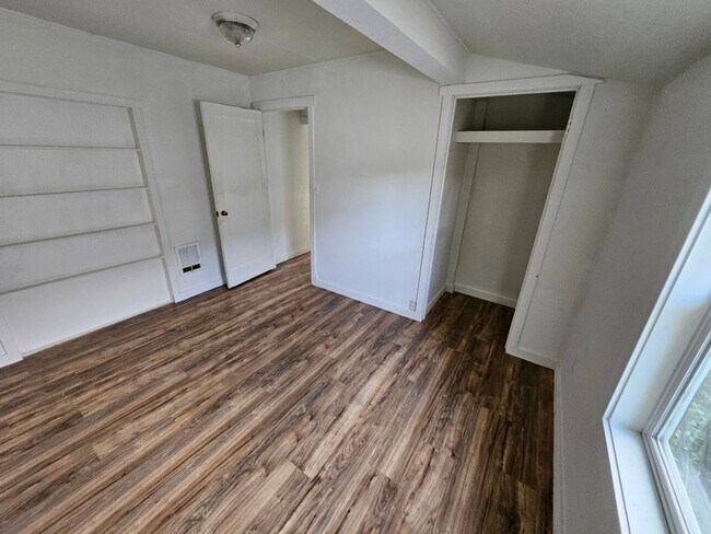 510 N Collier St-Unit -A in Coquille, OR - Building Photo - Building Photo