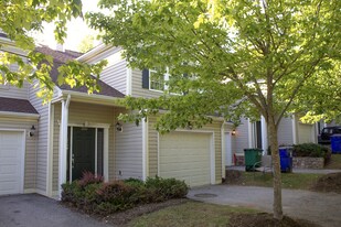 415 Huff Heritage Ln in Christiansburg, VA - Building Photo