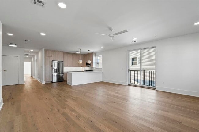 525 Ave E in Bayonne, NJ - Building Photo - Building Photo