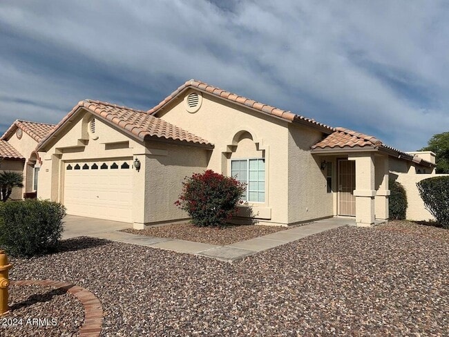 property at 814 W Morelos St