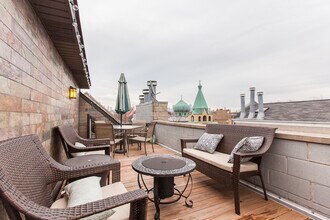 928 N Wood St, Unit 3 in Chicago, IL - Foto de edificio - Building Photo
