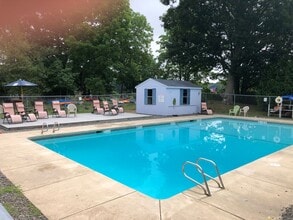 579 Sagamore Ave in Portsmouth, NH - Building Photo - Building Photo