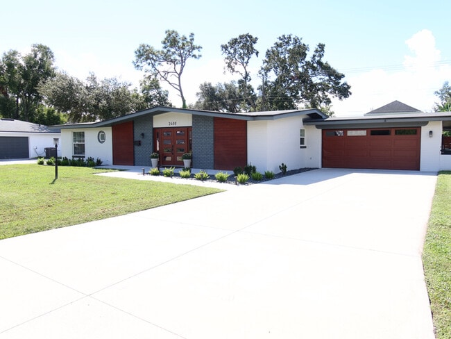 2400 Derbyshire Rd in Maitland, FL - Building Photo - Building Photo