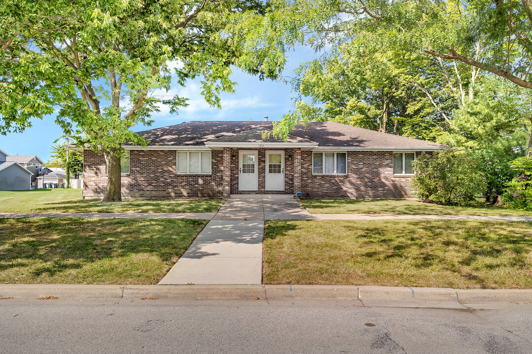 105 N Wabasso St in Minooka, IL - Building Photo