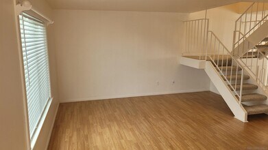 863 Del Mar Downs Rd in Solana Beach, CA - Building Photo - Building Photo