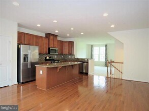 22341 Honey Hill Ln in Clarksburg, MD - Building Photo - Building Photo