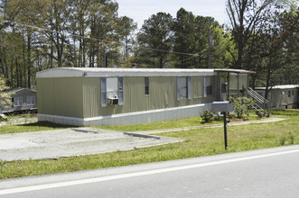 3260 Due West Rd in Dallas, GA - Building Photo - Building Photo