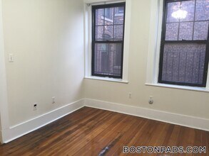 1412 Commonwealth Ave in Boston, MA - Foto de edificio - Building Photo