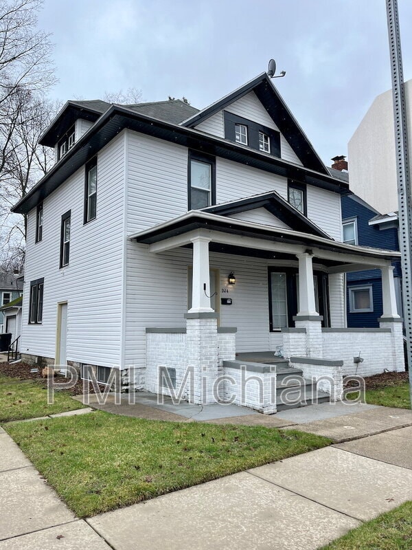 924 Sherman Ave in South Bend, IN - Building Photo - Building Photo