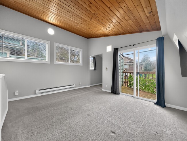 5521 Brooklyn Ave NE in Seattle, WA - Building Photo - Building Photo