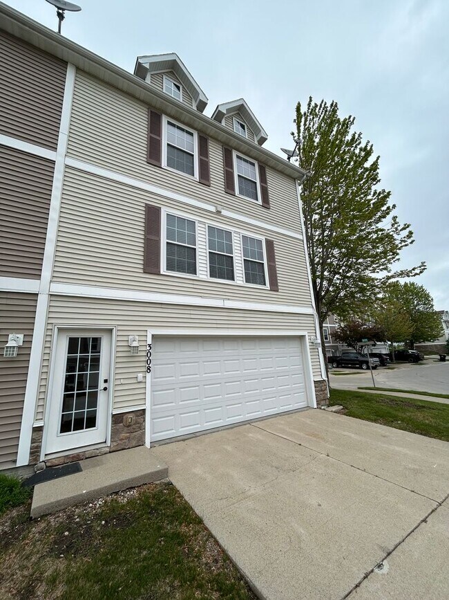 3008 SW Sharmin Ln in Ankeny, IA - Building Photo - Building Photo