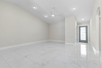 12 Lloret Pl in Palm Coast, FL - Building Photo - Building Photo
