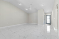 12 Lloret Pl in Palm Coast, FL - Foto de edificio - Building Photo