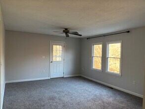 42 Parker Rd in Shirley, MA - Building Photo - Building Photo