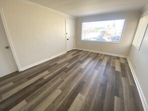 1047 W 26th St in Los Angeles, CA - Building Photo - Building Photo