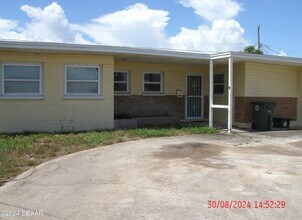 2537 Coral Way W in Daytona Beach, FL - Building Photo - Building Photo