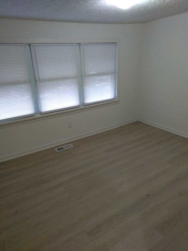 2764 Yarnall Rd in Halethorpe, MD - Building Photo - Building Photo