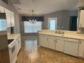 4585 NW 48th Ln in Ocala, FL - Foto de edificio - Building Photo