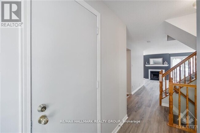 2026 Summerfields Crescent in Ottawa, ON - Building Photo - Building Photo