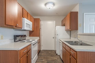 Cypress Bend Apartments in Beaumont, TX - Foto de edificio - Interior Photo