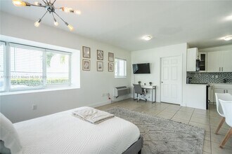 6971 Carlyle Ave in Miami Beach, FL - Building Photo - Building Photo