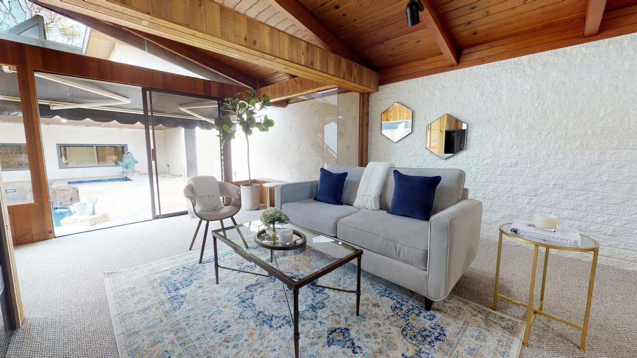 1205 Pine Ave in Manhattan Beach, CA - Building Photo
