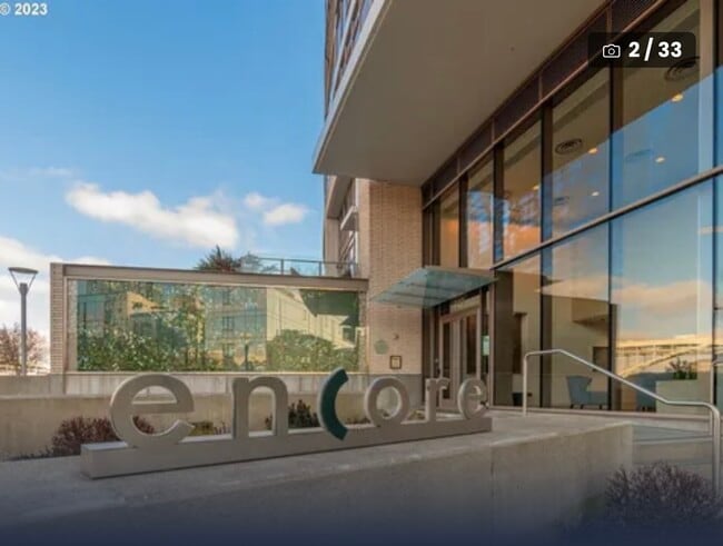 949 NW Overton St, Unit 607 in Portland, OR - Foto de edificio - Building Photo