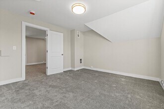 378 S Mammoth Rd in Manchester, NH - Building Photo - Building Photo