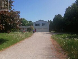 6037 7th Line in New Tecumseth, ON - Building Photo