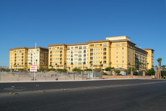 Paradise Spa Apartments in Las Vegas, NV - Building Photo - Building Photo