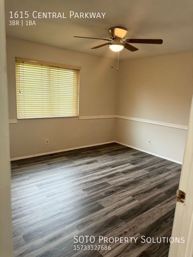 1615 Central Pkwy in Florissant, MO - Building Photo - Building Photo
