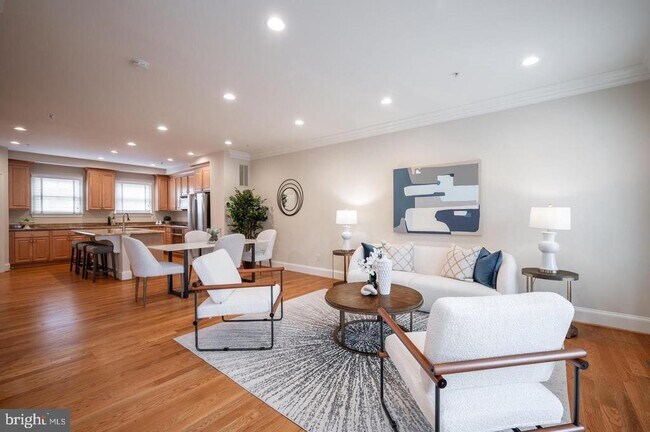 420 Cook St in Alexandria, VA - Building Photo - Building Photo