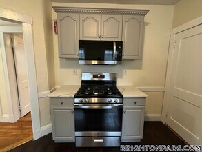 44 Fairbanks St, Unit 3 in Boston, MA - Building Photo - Building Photo