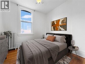 112 West Avenue N in Hamilton, ON - Building Photo - Building Photo