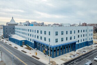 The Hammond at Greenmount Park in Baltimore, MD - Building Photo - Building Photo