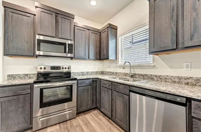 914 S Benchmark Ln, Unit 914 1 in Fayetteville, AR - Building Photo - Building Photo