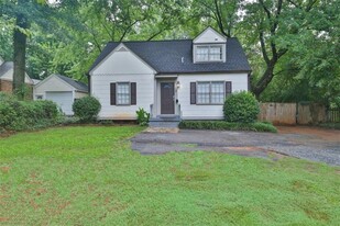 2344 Johnson Ferry Rd NE in Atlanta, GA - Building Photo