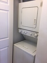 2575 S Syracuse Way, Unit A206 in Denver, CO - Building Photo - Building Photo