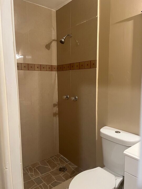 1809 Dixianna St in Hollywood, FL - Building Photo